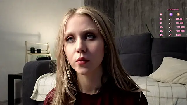 WiloneEsse online show from March 2025 01:04:01 AM