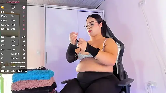 Dulce smith 1 online show from February 2026 09:49:01 PM