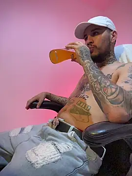 Junihn0 online show from November 2025 08:51:01 PM