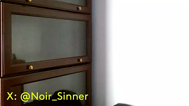 Snapshot of sinnernoir chatting on May 2026 12:43:01 PM sinnernoir online show from May 2026 12:43:01 PM