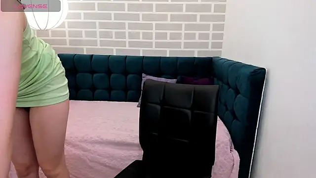 marie reyes  online show from September 2025 01:29:01 AM