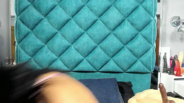 PENELOPELEWISs online show from September 2025 04:57:01 AM