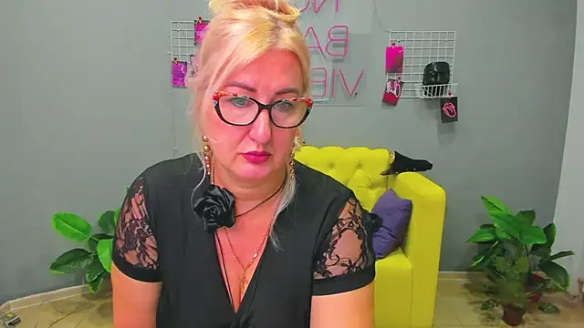 ChristyBrooks online show from January 2025 03:18:01 PM