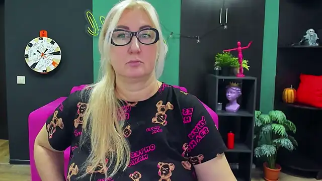 ChristyBrooks online show from February 2025 01:06:01 PM