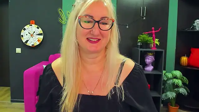 ChristyBrooks online show from February 2025 06:32:02 PM