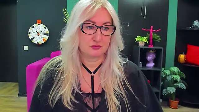 ChristyBrooks online show from February 2025 04:21:01 PM