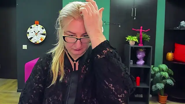 ChristyBrooks online show from February 2025 04:20:02 PM