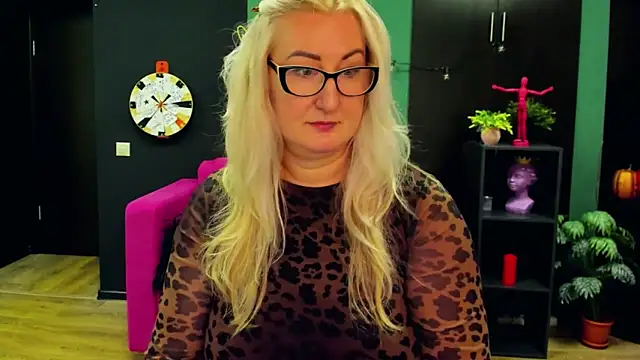 ChristyBrooks online show from March 2025 04:20:01 PM