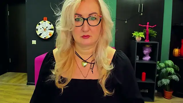 ChristyBrooks online show from March 2025 01:18:01 PM