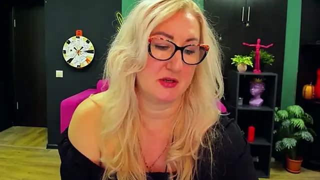 ChristyBrooks online show from March 2025 04:22:01 PM