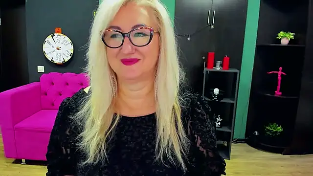 ChristyBrooks online show from October 2025 12:15:02 PM