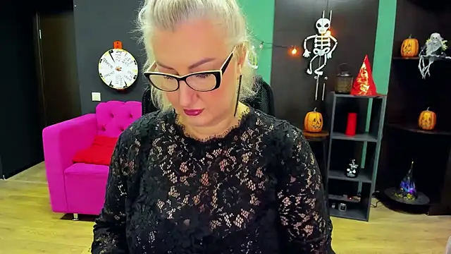 ChristyBrooks online show from October 2025 10:12:01 AM