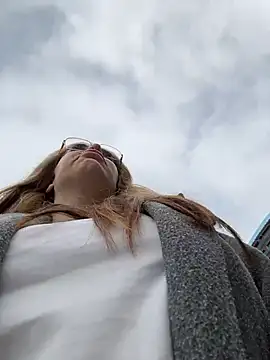 VikiDemi online show from December 2025 09:24:01 AM