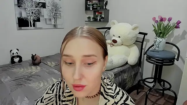 LinaTruly online show from March 2025 12:21:01 AM