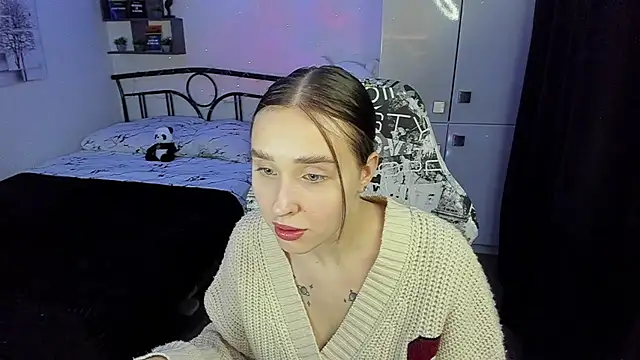 LinaTruly online show from November 2025 09:47:01 PM