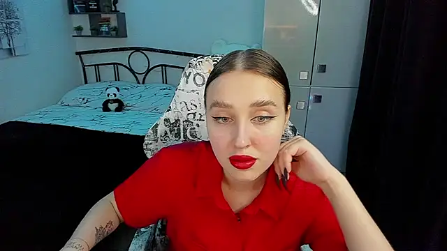 LinaTruly online show from November 2025 09:58:01 PM