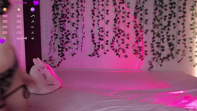 Lessy Lasska online show from October 2025 01:20:02 PM