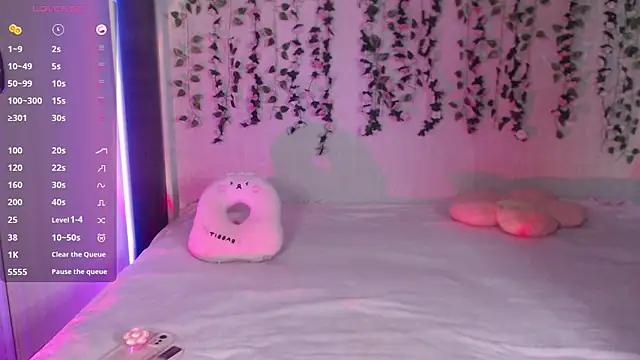 Lessy Lasska online show from April 2026 01:12:02 PM