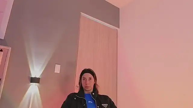 jolie lov online show from September 2025 01:02:01 PM