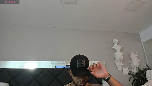 Robin Rief online show from November 2025 03:38:02 AM