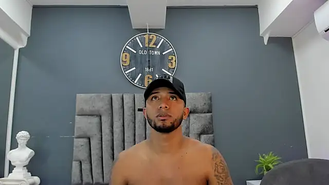 Robin Rief online show from April 2026 07:22:01 PM