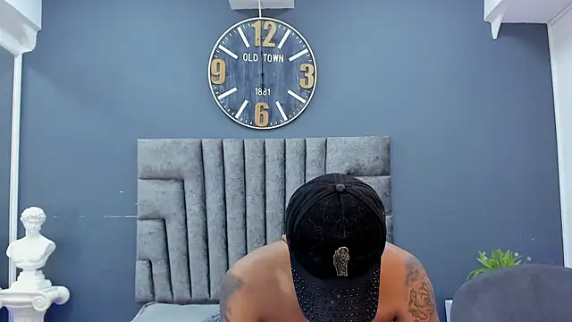 Robin Rief online show from April 2026 07:36:01 PM