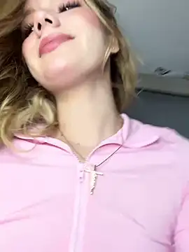 NicoleCut online show from February 2025 11:18:02 AM