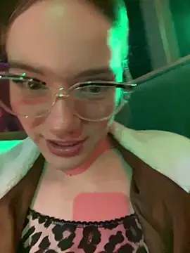 NicoleCut online show from October 2025 11:38:01 PM