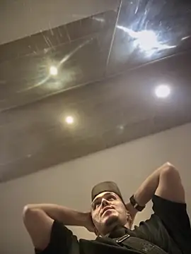 Snapshot of adam-rivera chatting on September 2025 11:04:01 PM adam-rivera online show from September 2025 11:04:01 PM