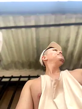 Snapshot of adam-rivera chatting on October 2025 04:17:02 PM adam-rivera online show from October 2025 04:17:02 PM