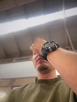 Snapshot of adam-rivera chatting on October 2025 10:01:01 PM adam-rivera online show from October 2025 10:01:01 PM