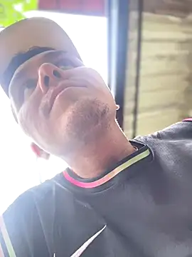 Snapshot of adam-rivera chatting on November 2025 06:19:02 PM adam-rivera online show from November 2025 06:19:02 PM