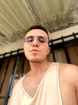 Snapshot of adam-rivera chatting on November 2025 05:42:01 PM adam-rivera online show from November 2025 05:42:01 PM