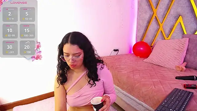 Aurora Brownn online show from February 2025 10:26:01 AM