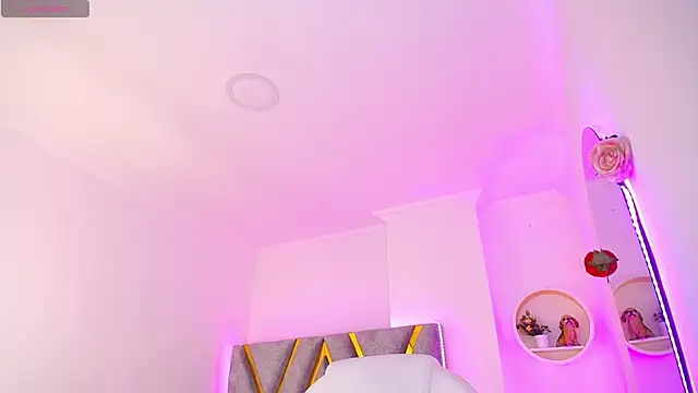 Aurora Brownn online show from March 2025 04:02:02 AM