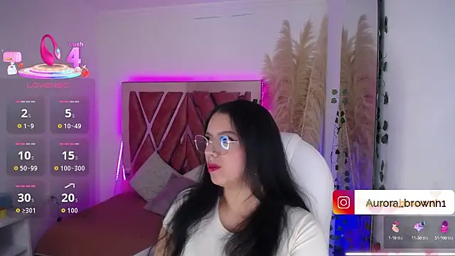 Aurora Brownn online show from October 2025 04:34:01 AM