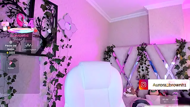 Aurora Brownn online show from November 2025 04:58:02 AM
