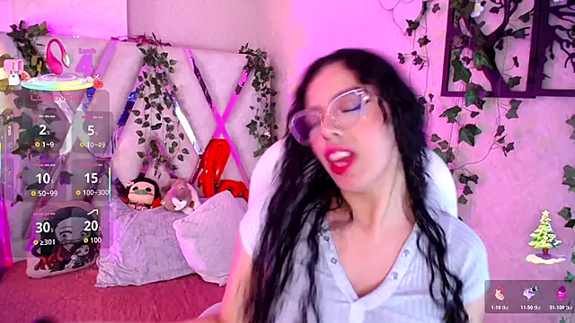 Aurora Brownn online show from December 2025 04:51:01 AM