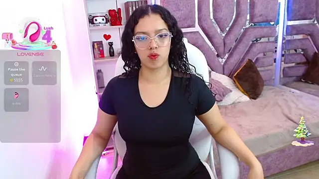 Aurora Brownn online show from December 2025 03:57:01 AM