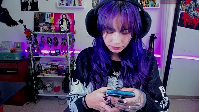 Snapshot of _sakae_ chatting on November 2025 05:46:01 PM sakae online show from November 2025 05:46:01 PM