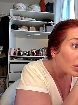 Engel mia online show from October 2025 01:19:01 PM