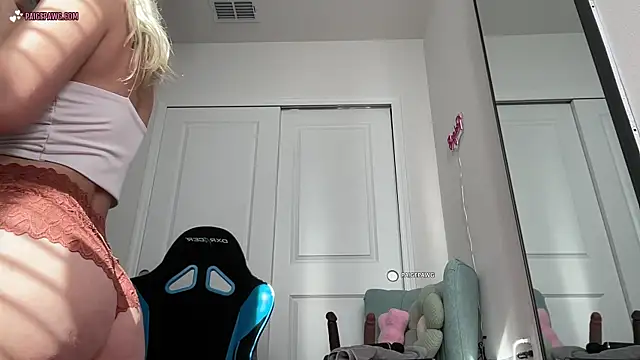 PaigePawg online show from April 2026 09:15:02 PM