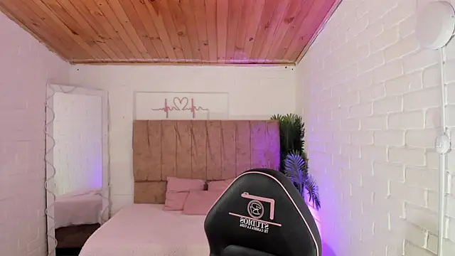 penelope tay1 online show from September 2025 03:19:02 AM