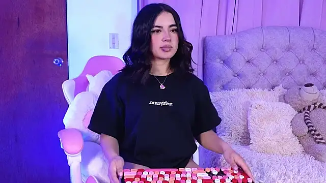 Emily-14 online show from December 2024 05:07:01 AM