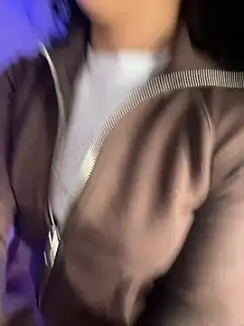 Emily-14 online show from March 2026 02:11:01 AM