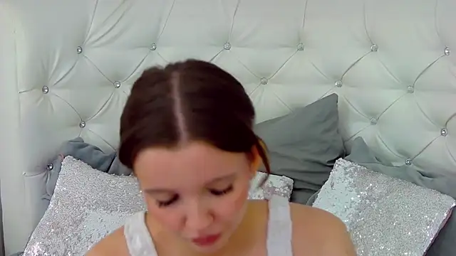 EvansMilana online show from September 2025 04:53:02 PM