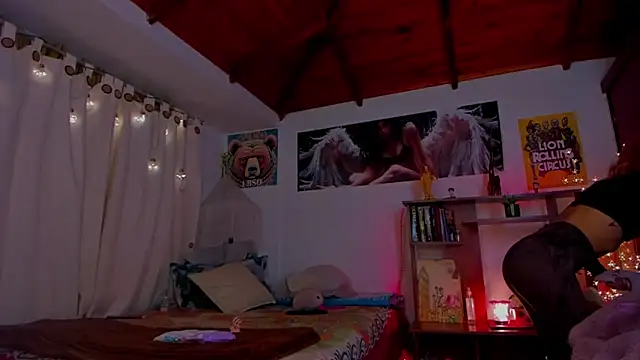 Snapshot of cuteweed420 chatting on February 2025 05:41:01 AM cuteweed420 online show from February 2025 05:41:01 AM