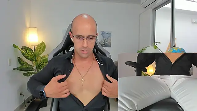 Snapshot of ryan_master_ chatting on December 2024 04:24:02 PM ryan master online show from December 2024 04:24:02 PM