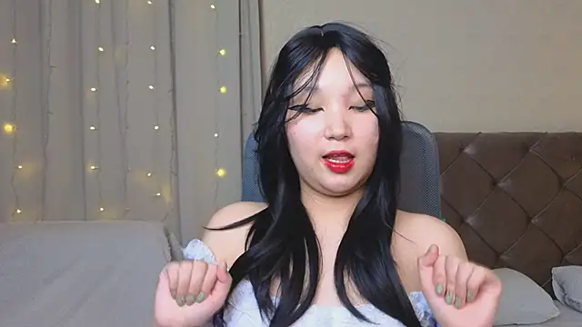 Milla Aheo online show from February 2025 04:54:01 PM