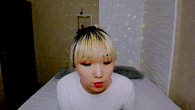 Snapshot of Milla_Aheo chatting on February 2026 04:08:01 AM Milla Aheo online show from February 2026 04:08:01 AM